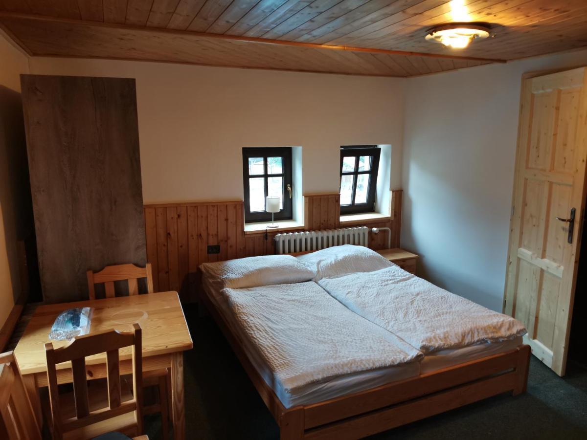 Penzion U Hrocha Lučany nad Nisou 외부 사진